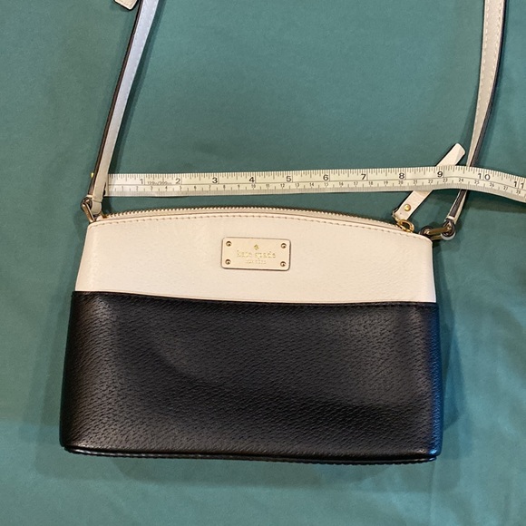 Kate Spade Purse - Picture 5 of 9